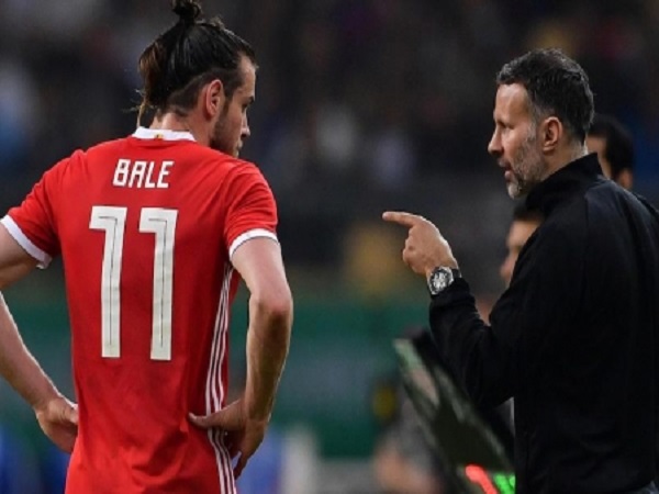 Ryan Giggs không lo lắng về Bale